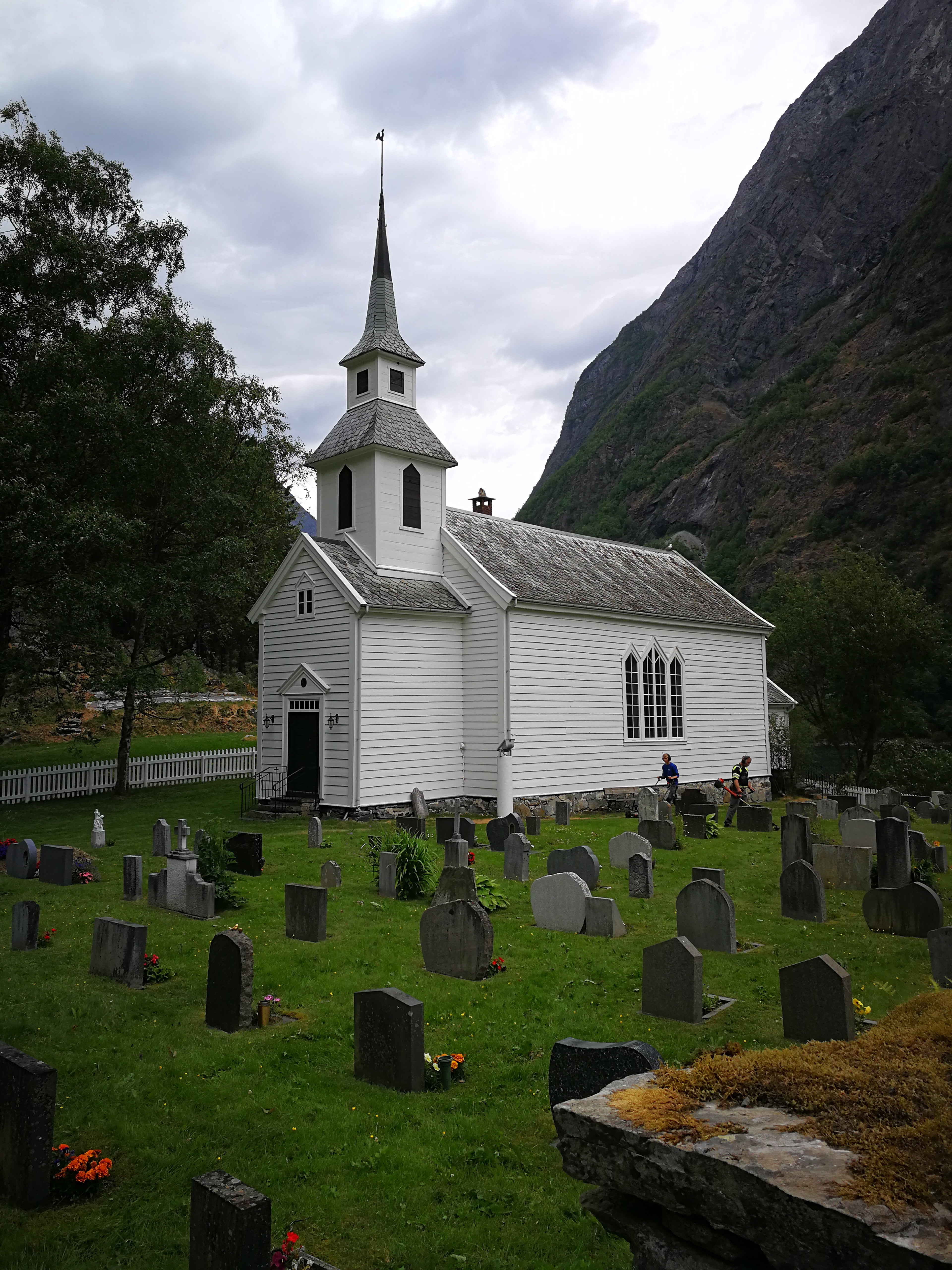 Kirche in Bakka, Norwegen von 1859 – Ausgangspunkt der Wanderung